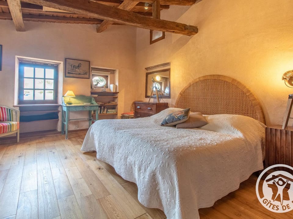 Maison charmante près de Montreuil Bellay avec Wifi et Animaux admis - FR-1-622-53 House in Pays de la Loire
