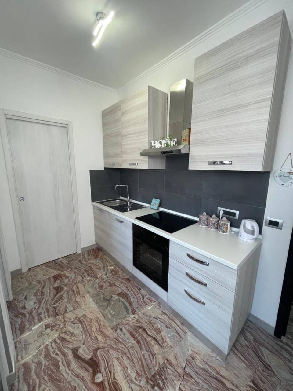 Kitchen or kitchenette, pet friendly, stove
