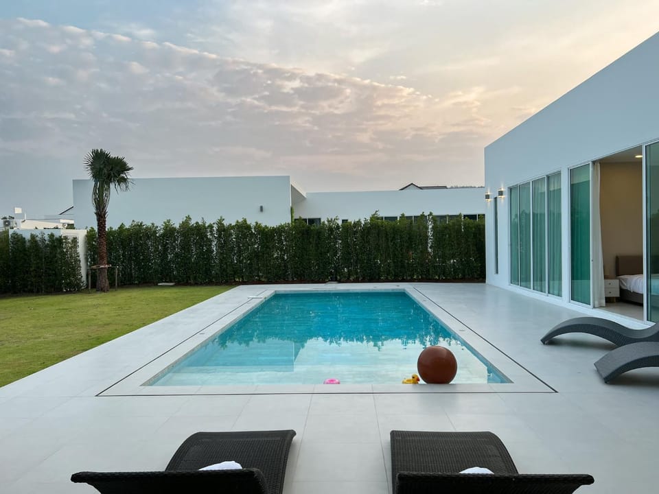 Property building, Swimming pool
