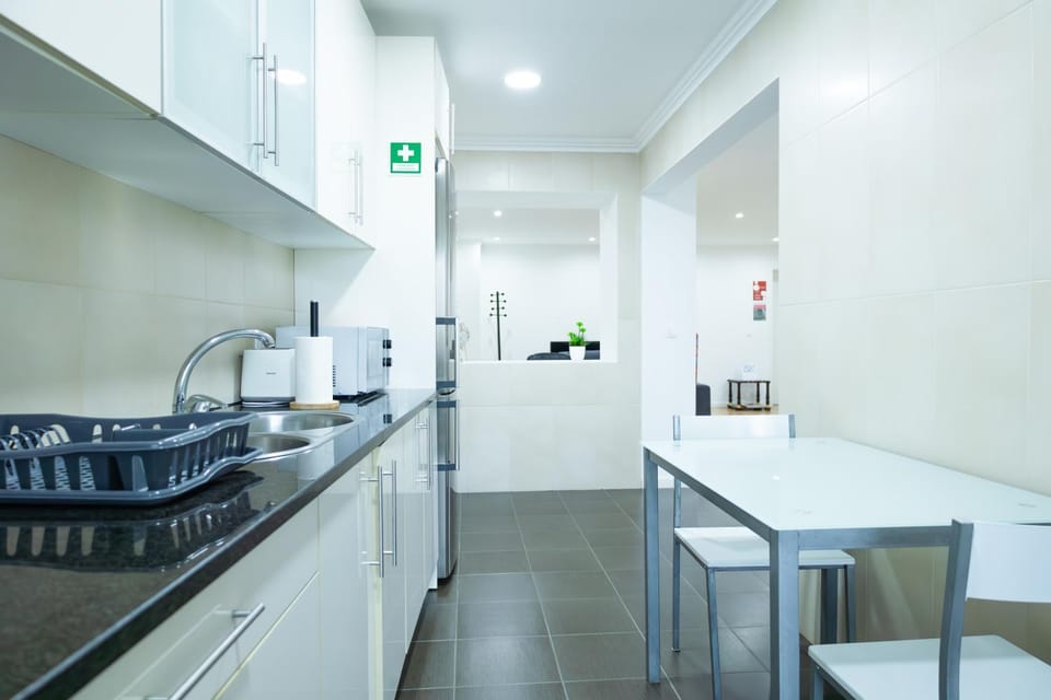 Kitchen or kitchenette, Meals, minibar