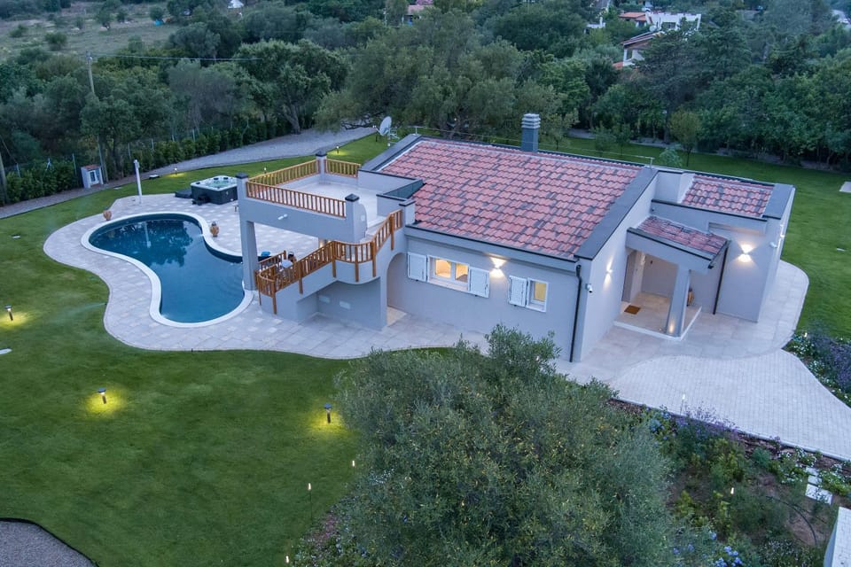 Property building, Pool view, Swimming pool
