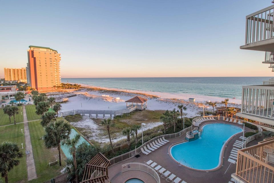 Beach, Swimming pool