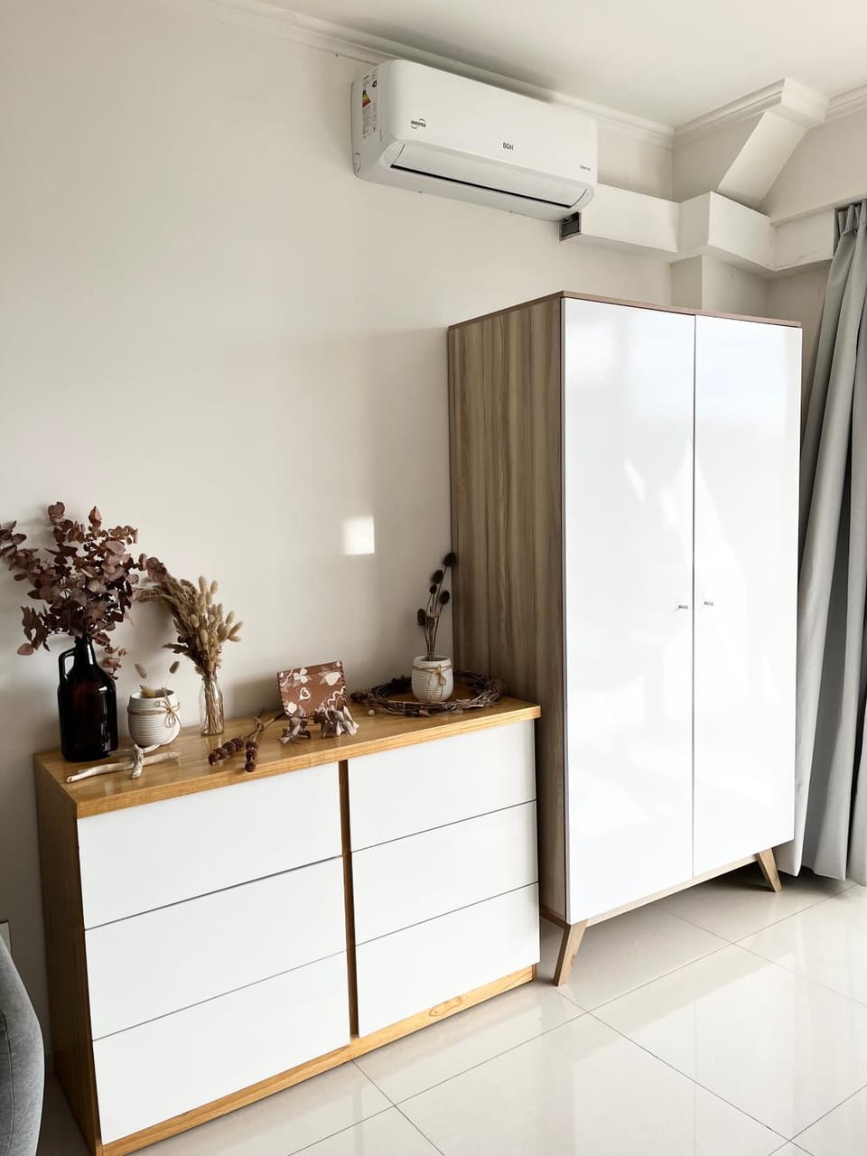wardrobe, air conditioner