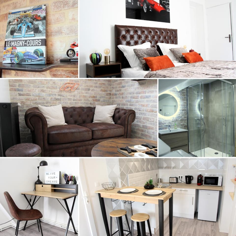 Kitchen or kitchenette, Seating area