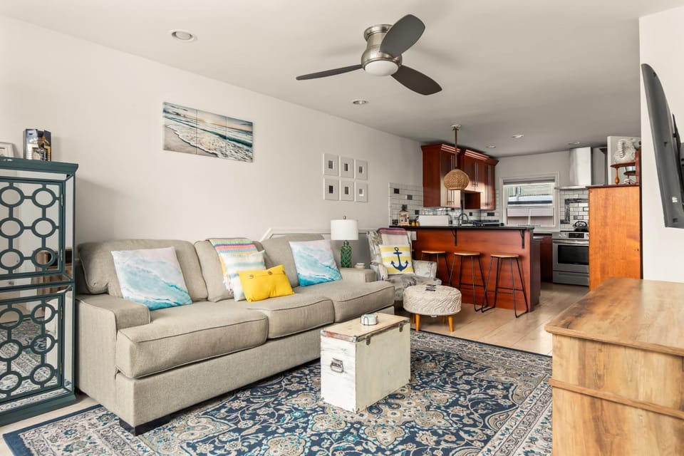 Beach Front Bungalow at Pacific Beach House in Mission Bay