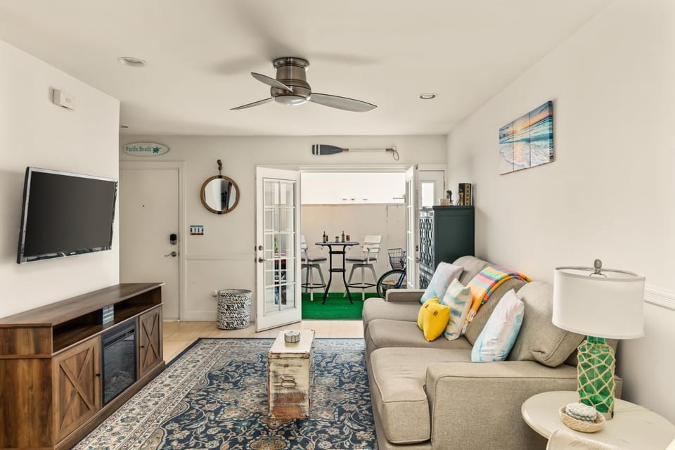 Beach Front Bungalow at Pacific Beach House in Mission Bay