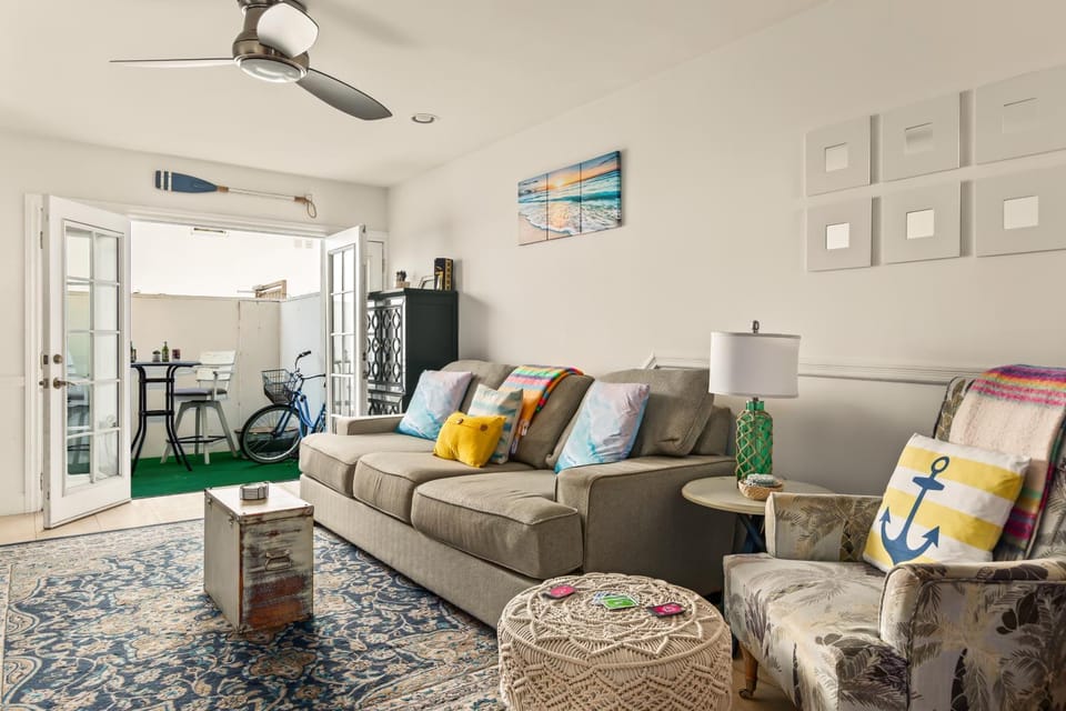 Beach Front Bungalow at Pacific Beach House in Mission Bay