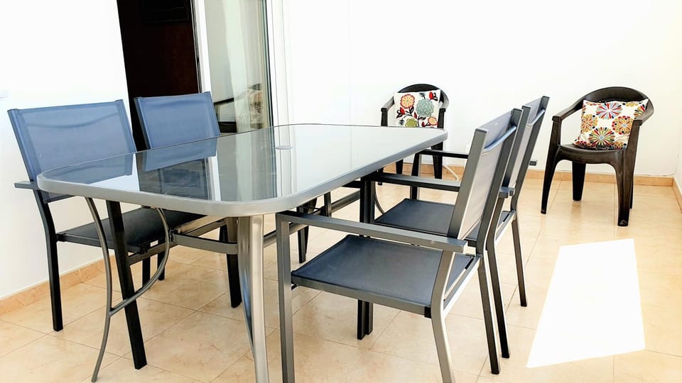 Balcony/Terrace, Area and facilities