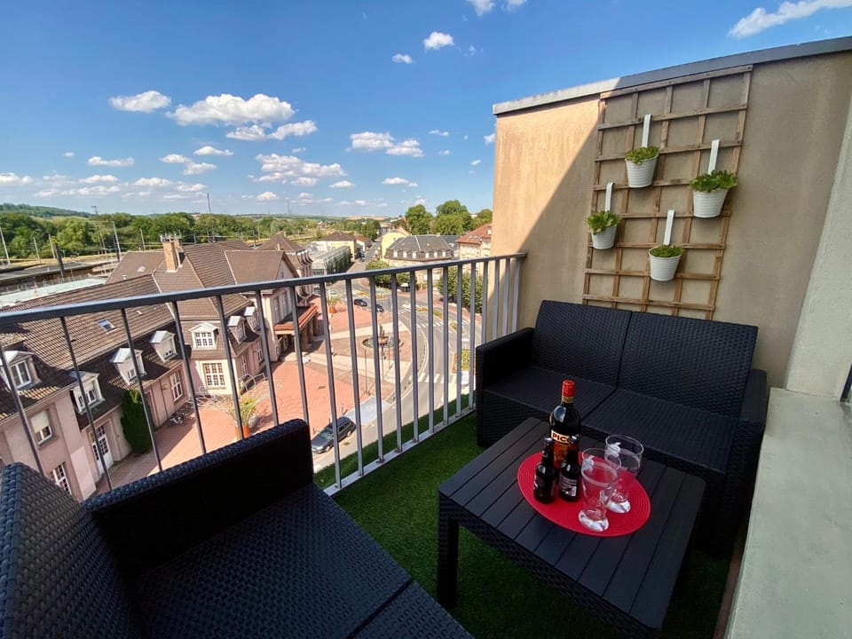 Patio, Day, View (from property/room), Balcony/Terrace