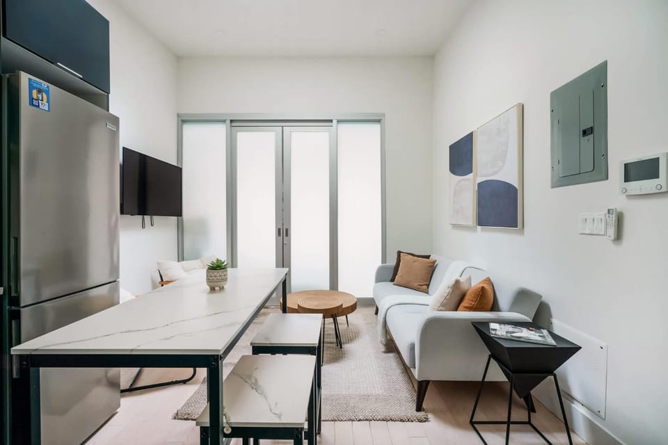 317-4B New 1 BR prime Upper east WD walk 2 C park Apartment in Roosevelt Island