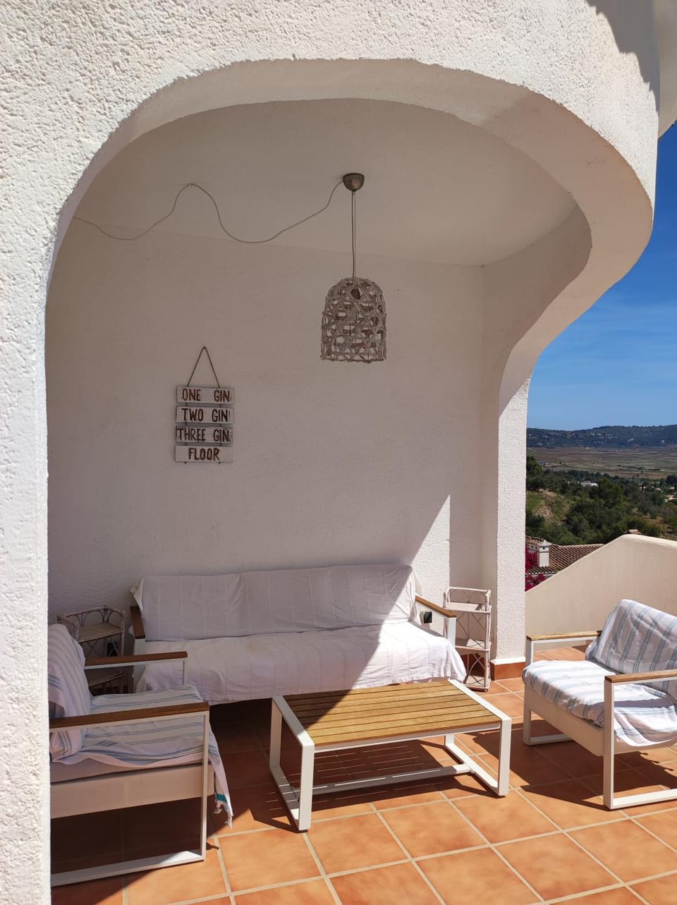 Natural landscape, Balcony/Terrace, Seating area, Mountain view
