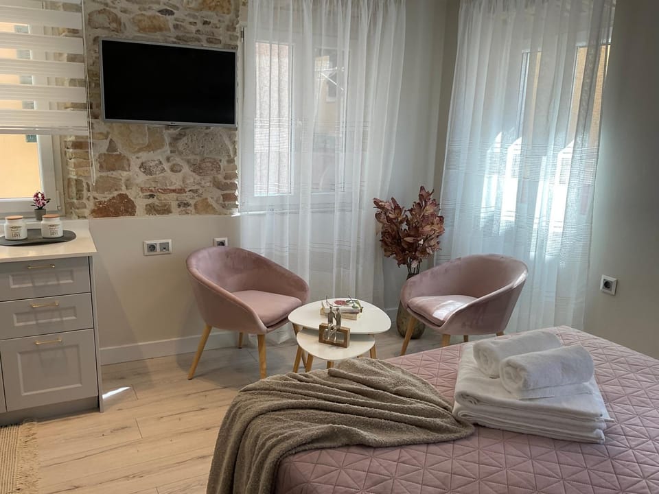 TV and multimedia, Seating area