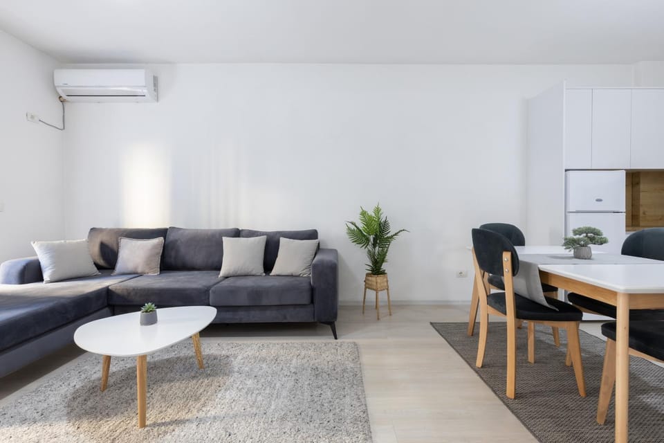 Living room, Dining area, air conditioner