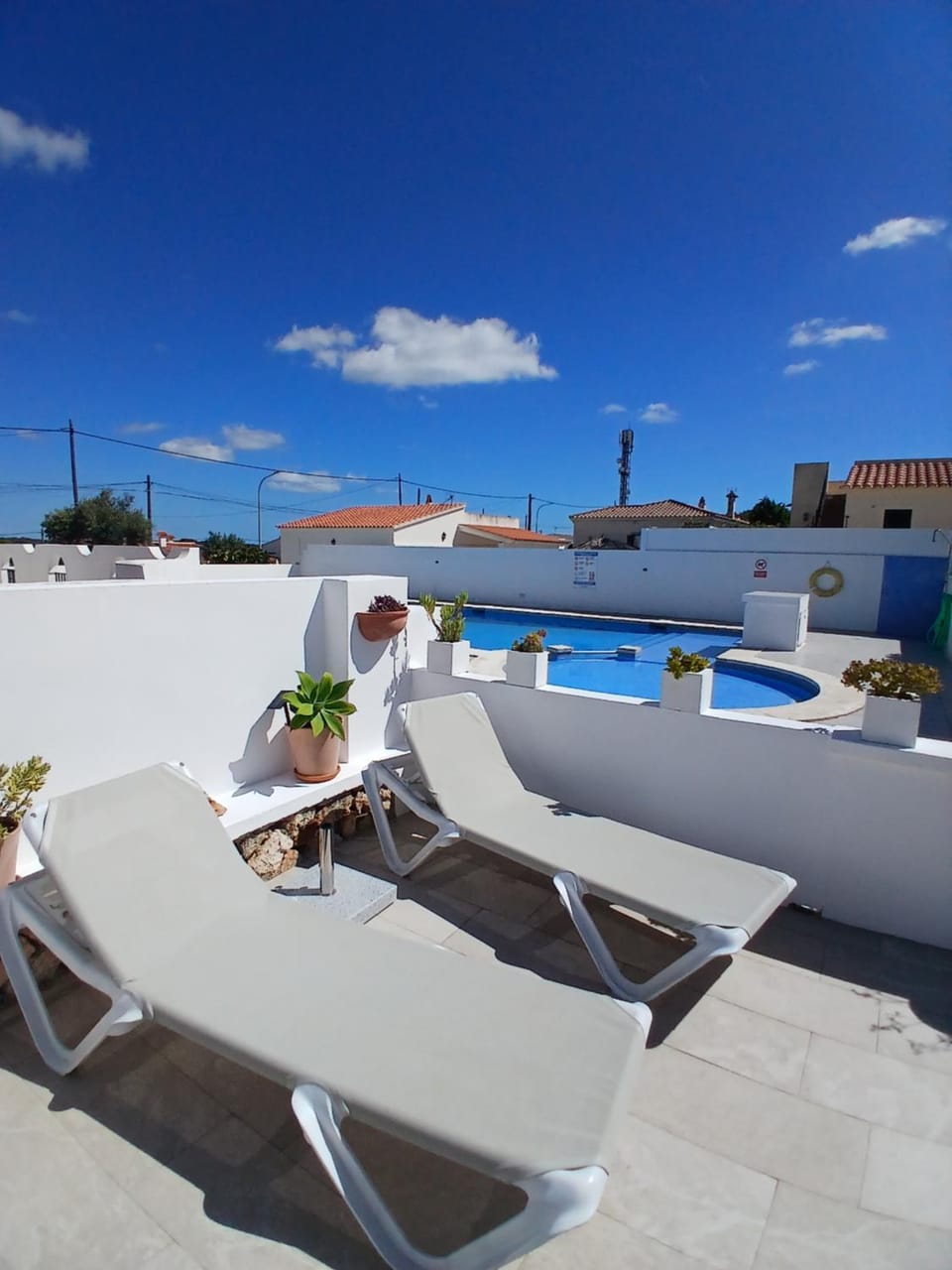 Pool view, Swimming pool, sunbed