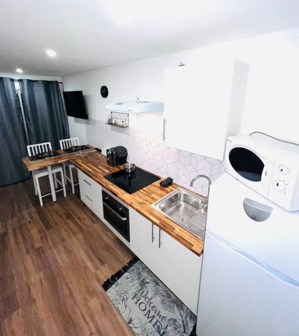 Joli studio une pièce entièrement rénové et équipé classé 2 étoiles Apartment in Balaruc-les-Bains