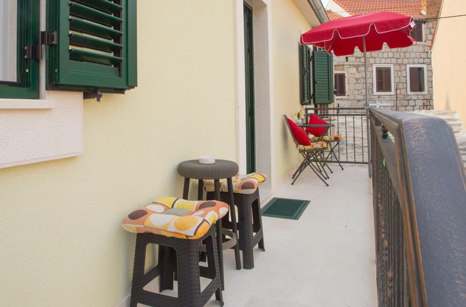 Patio, Balcony/Terrace, Seating area