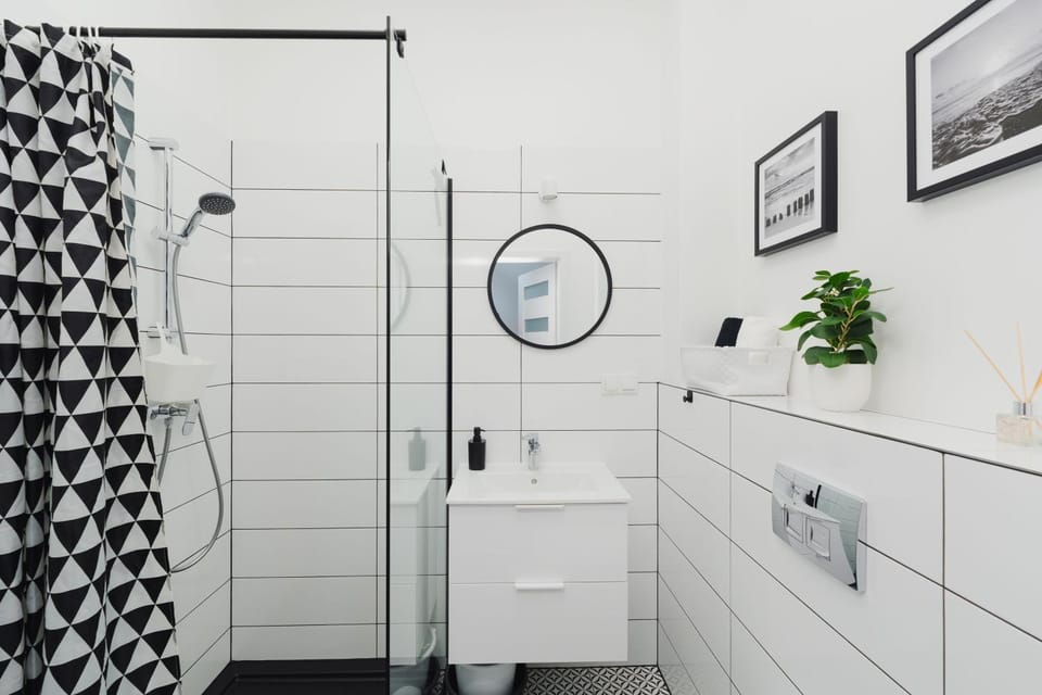 Shower, Toilet, Bathroom, hair dryier, towels