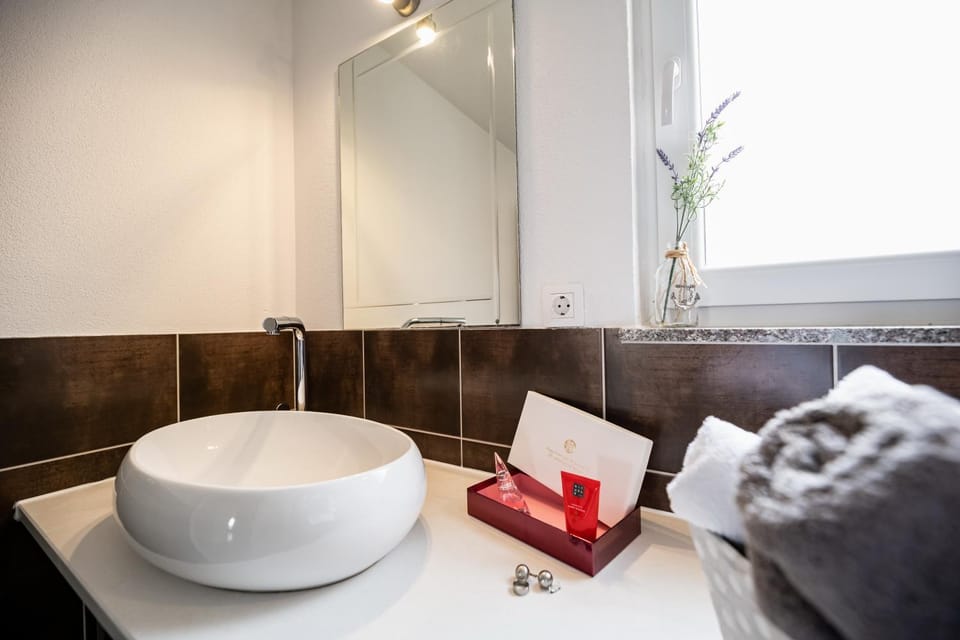 Bathroom, towels