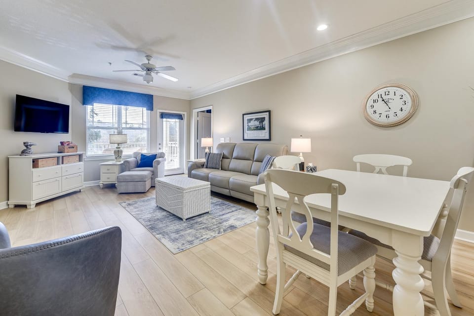 Pool & Private Balcony! Crow Creek Golf Club Condo House in South Carolina