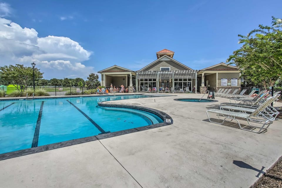 Pool & Private Balcony! Crow Creek Golf Club Condo House in South Carolina