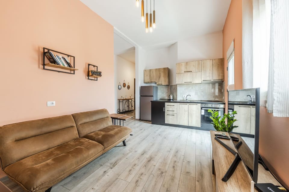 Kitchen or kitchenette, Living room