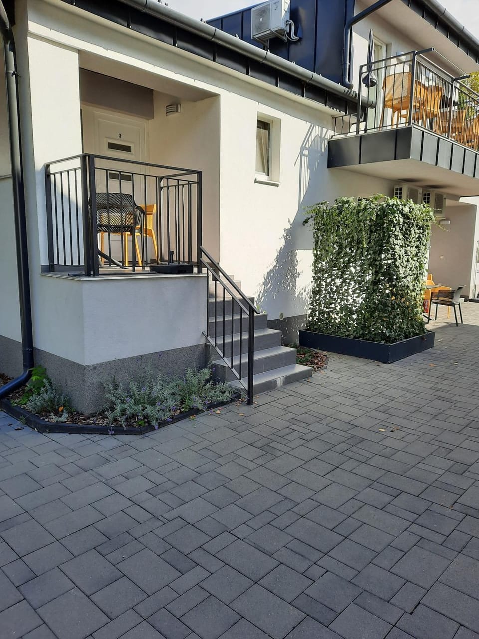 Property building, Balcony/Terrace