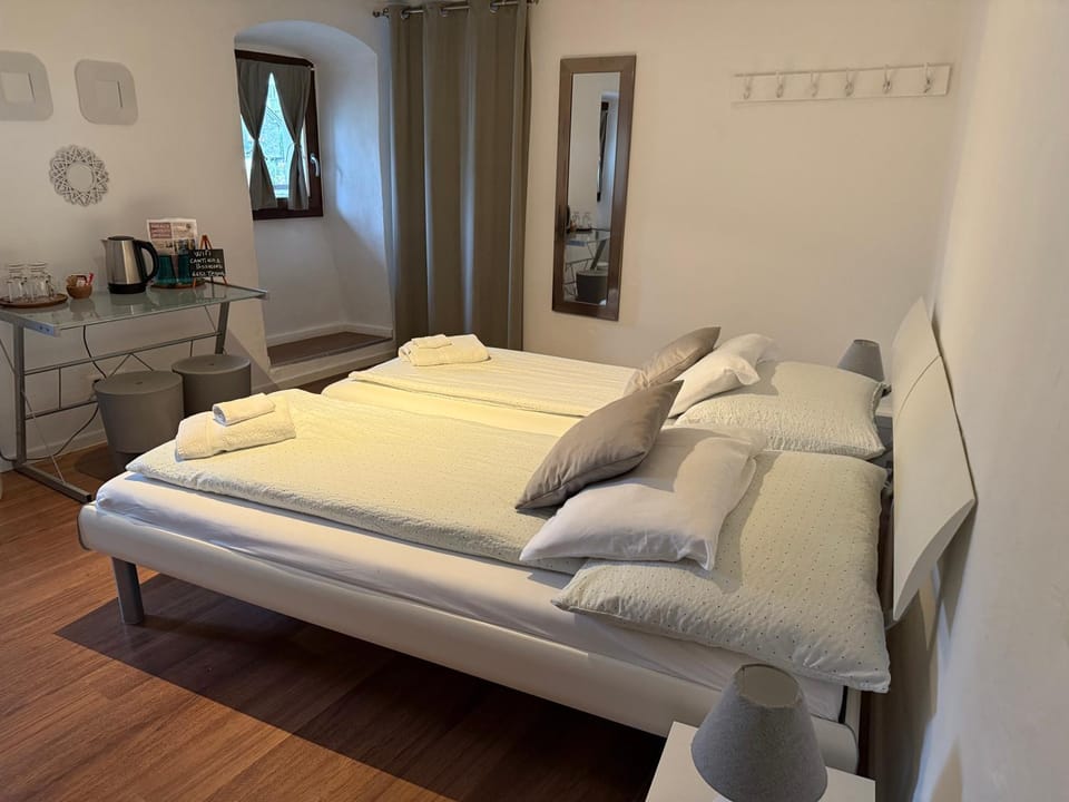 Bed, Bedroom