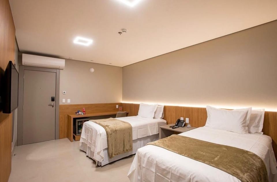 Bed, TV and multimedia, Bedroom, air conditioner