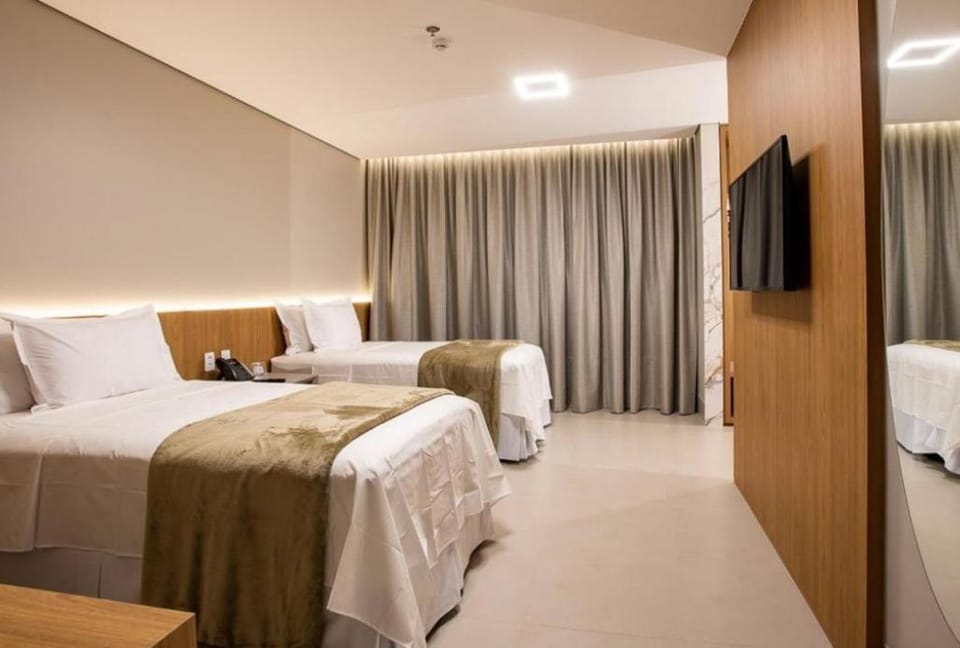 Bed, TV and multimedia, Bedroom