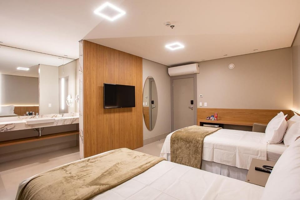 Bed, TV and multimedia, Photo of the whole room, Bedroom, hair dresser, towels, wardrobe