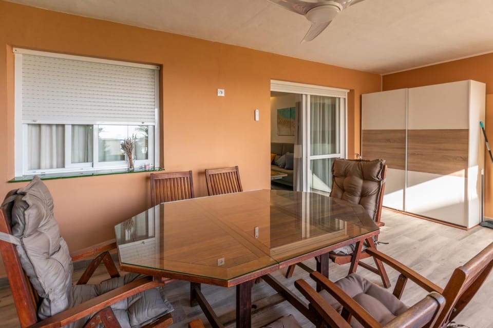 Beachside Paradise: Stylish 3BR apt near the beach Apartment in Costa del Sol