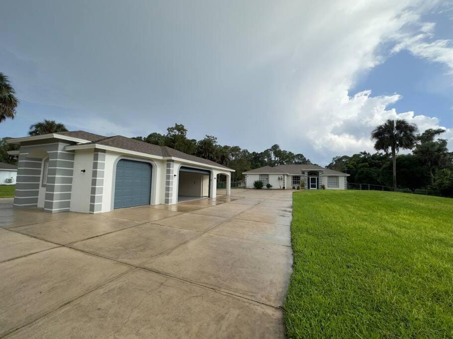 Private Finca on 2 Acres with Pool Villa in Collier County
