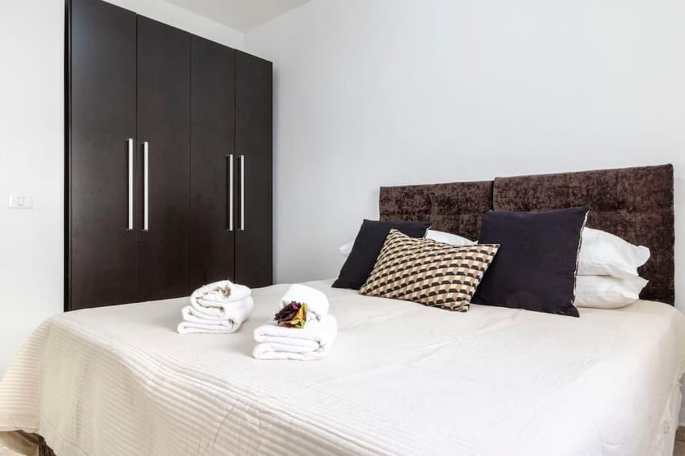 Luxury 3 bedroom apt, Harav Kook7 Apartment in Jerusalem