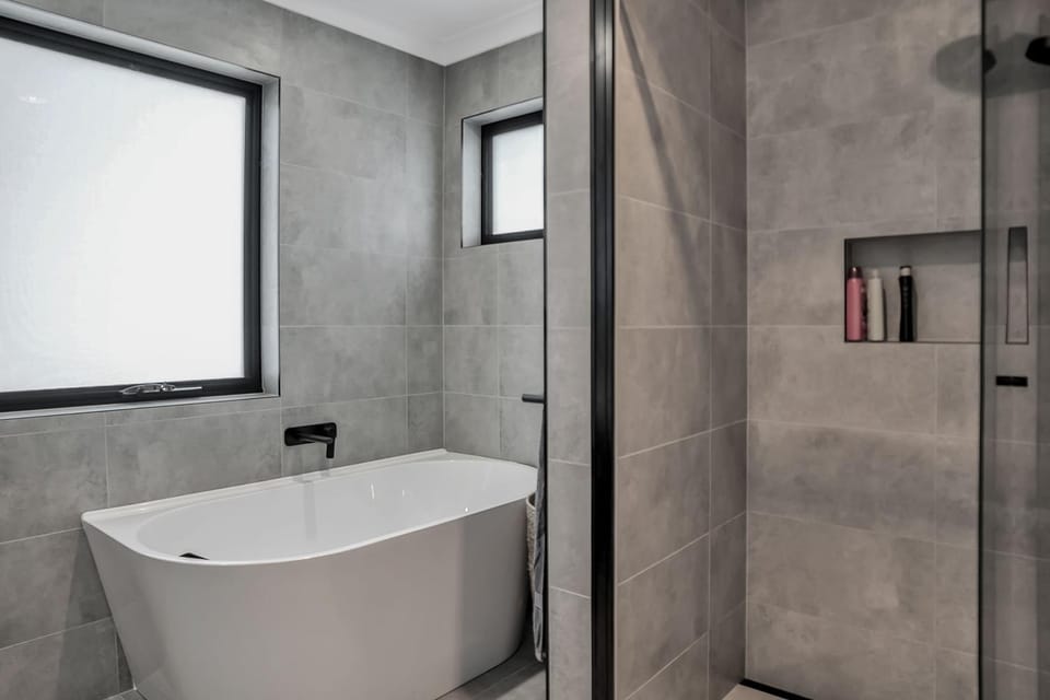 Shower, Bath