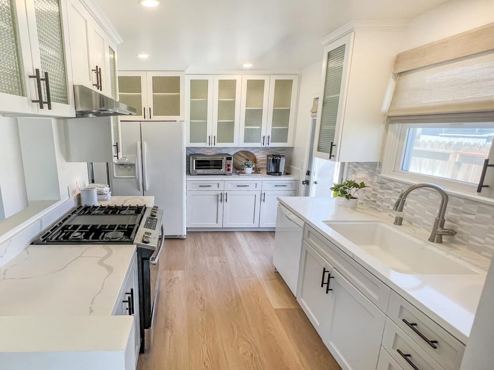 Kitchen or kitchenette, dishwasher, minibar, pet friendly, stove, toaster