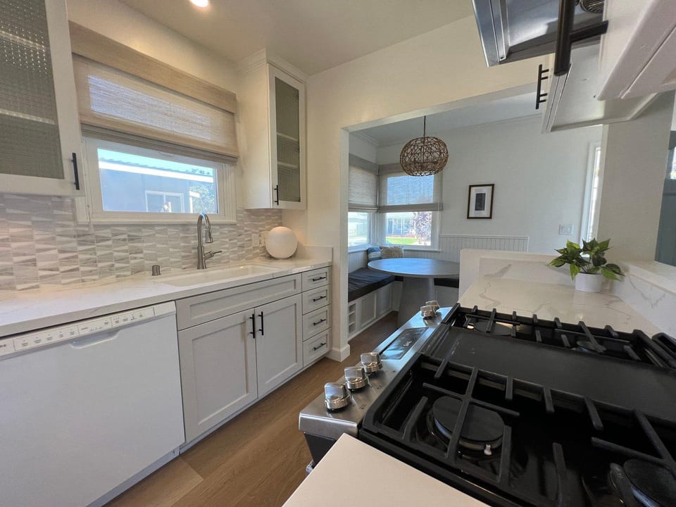 dishwasher, pet friendly, stove, kitchen