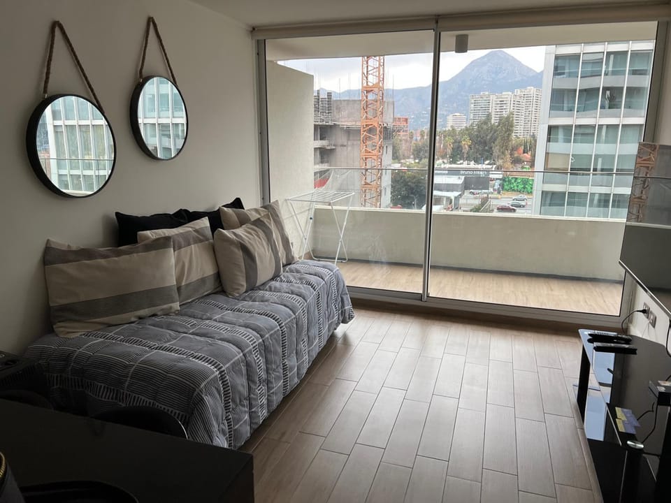 6,Costado Clínica Las Condes,3 Personas Apartment in Las Condes