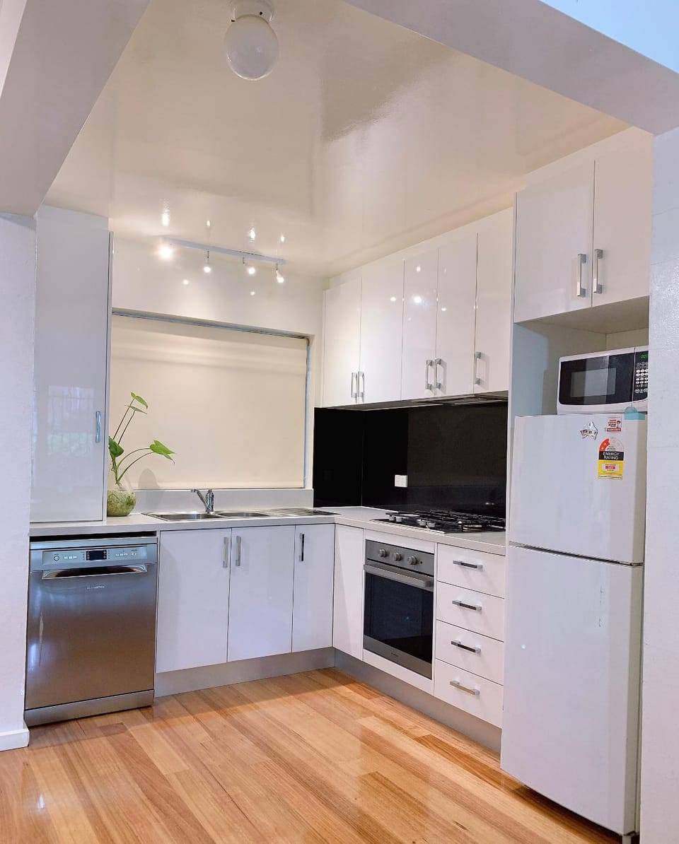 dishwasher, microwave, oven, kitchen