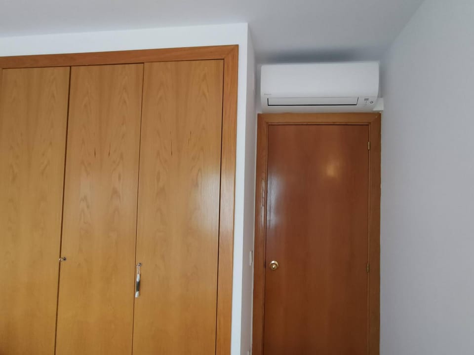 Apartamento a 250m de la playa con terraza, aire acondicionado y WIFI - ES-89-95 Apartment in Alt Empordà