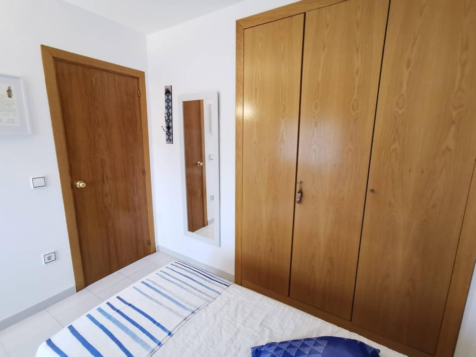 Apartamento a 250m de la playa con terraza, aire acondicionado y WIFI - ES-89-95 Apartment in Alt Empordà
