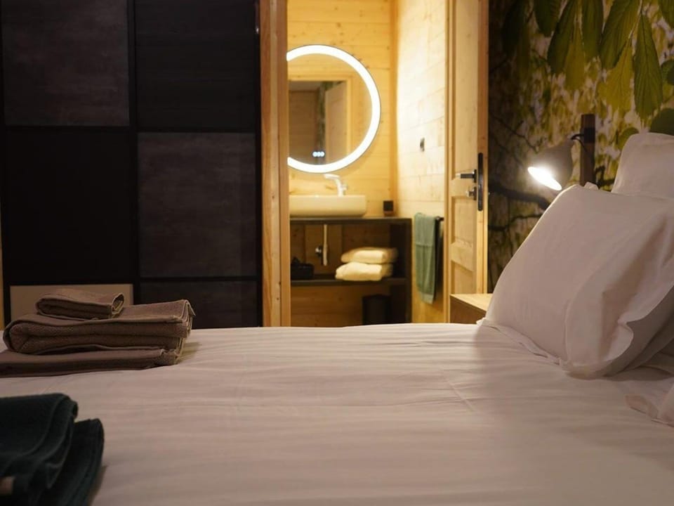 Lodge familial avec jacuzzi privatif, accès piscine et nombreuses activités au bord du golf - FR-1-582-367 House in Provence