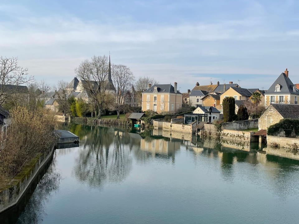 Détente près du Loir : Chambre et salon privés, idéal pour randonnées et proche des 24H du Mans - FR-1-410-387 Bed and Breakfast in Pays de la Loire