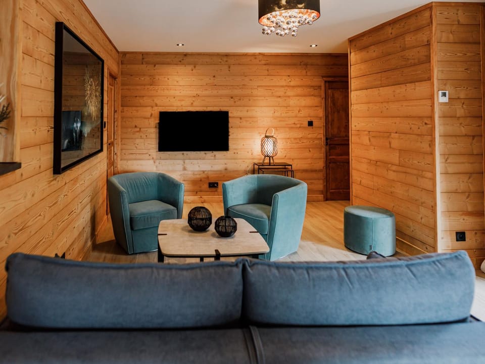 Lodge luxe au golf avec bain à remous, piscine, salles de sport et bien-être, jeux pour tous âges - FR-1-582-371 House in Provence