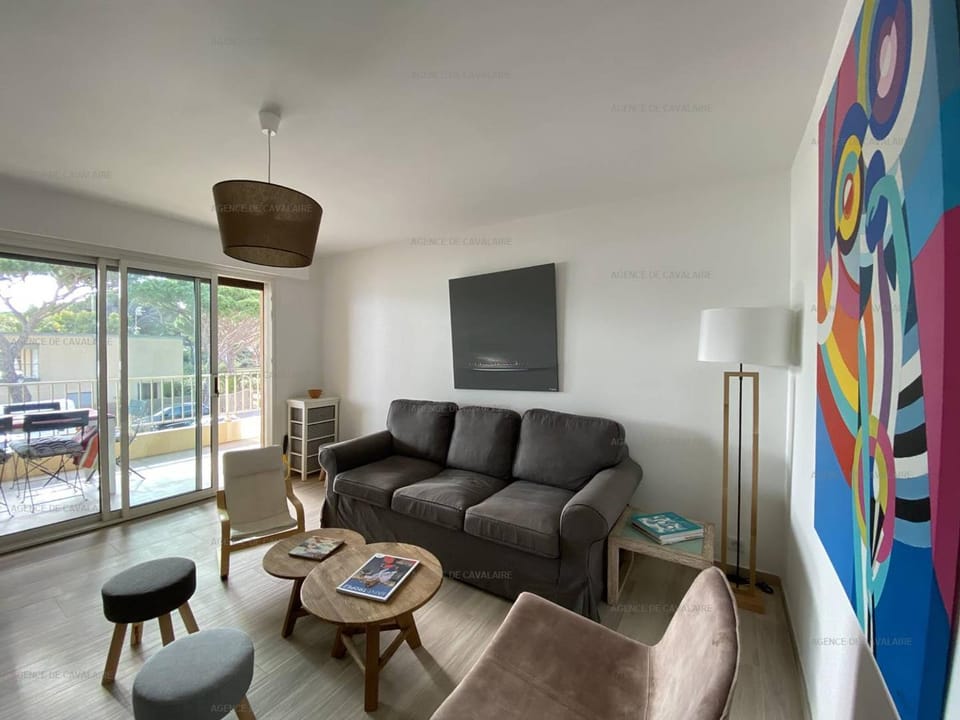 Appartement rénové en front de mer avec terrasse. - FR-1-100-295 Apartment in Cavalaire-sur-Mer