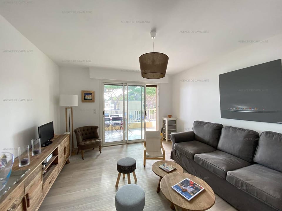 Appartement rénové en front de mer avec terrasse. - FR-1-100-295 Apartment in Cavalaire-sur-Mer