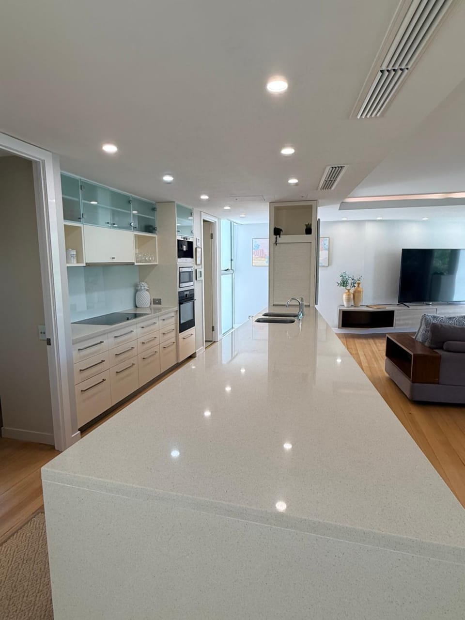 Pandanus Beach House - Direct Beach Access House in Marcoola