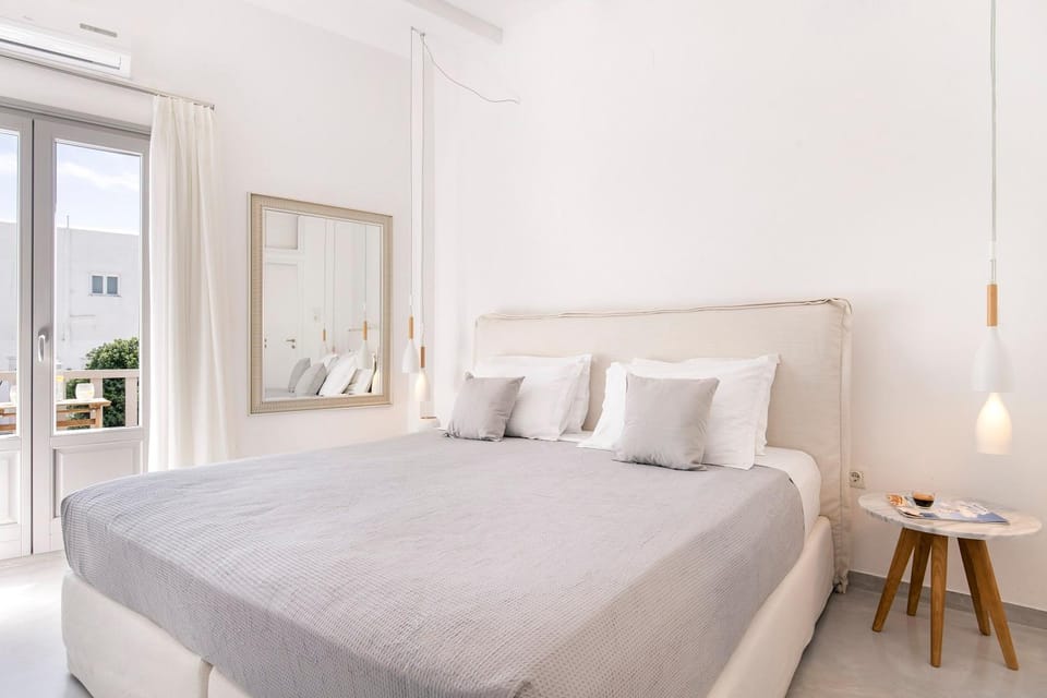 Bed, View (from property/room), Decorative detail, Bedroom, City view, air conditioner