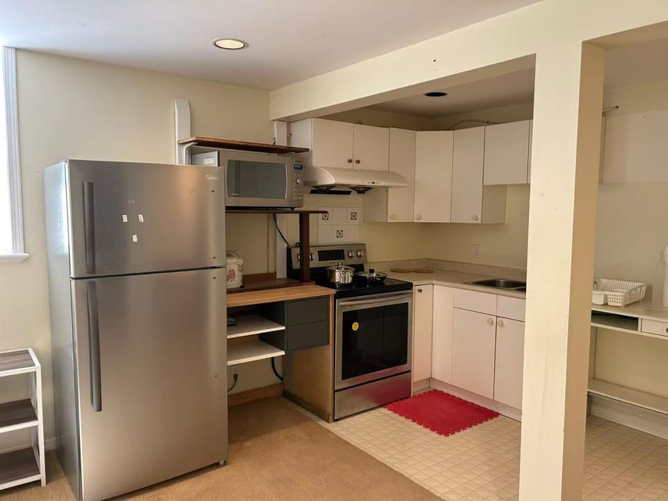 Cozy Dunbar 5 Beds Home with Views Bed and Breakfast in Vancouver