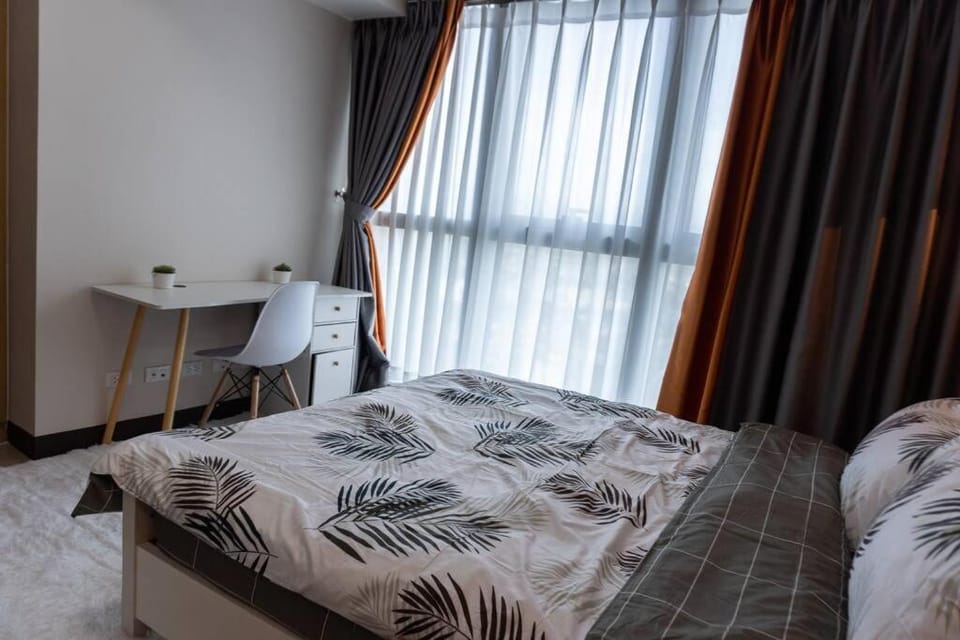 A2J Luxury 2BR BGC Uptown Suite Near Uptown Mall Apartment in Makati