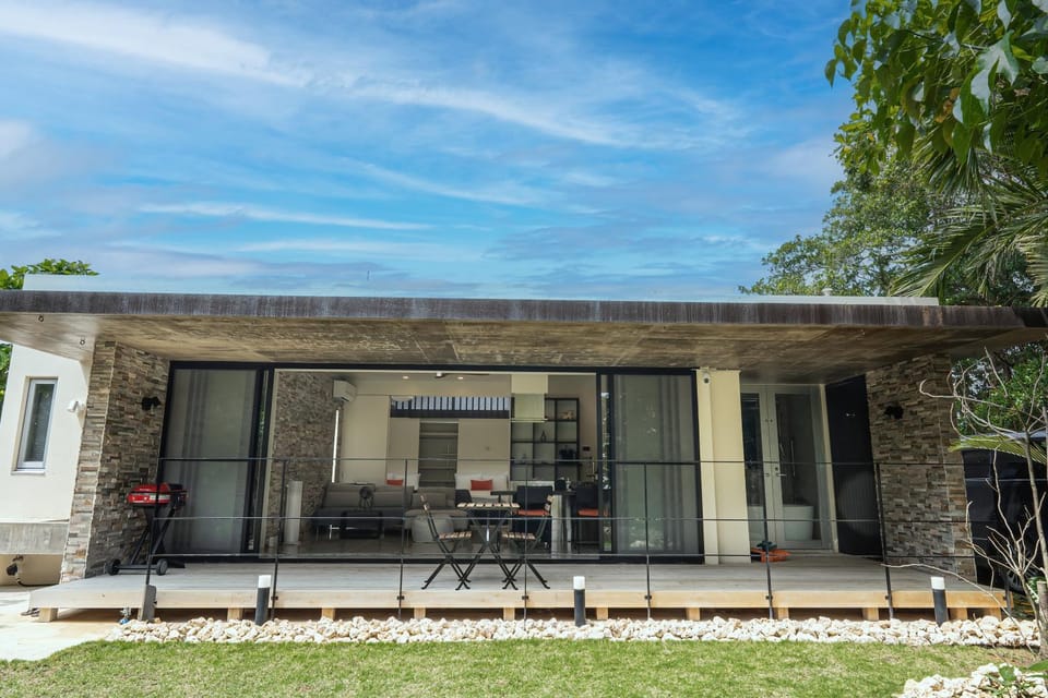 Property building, Balcony/Terrace, Garden view